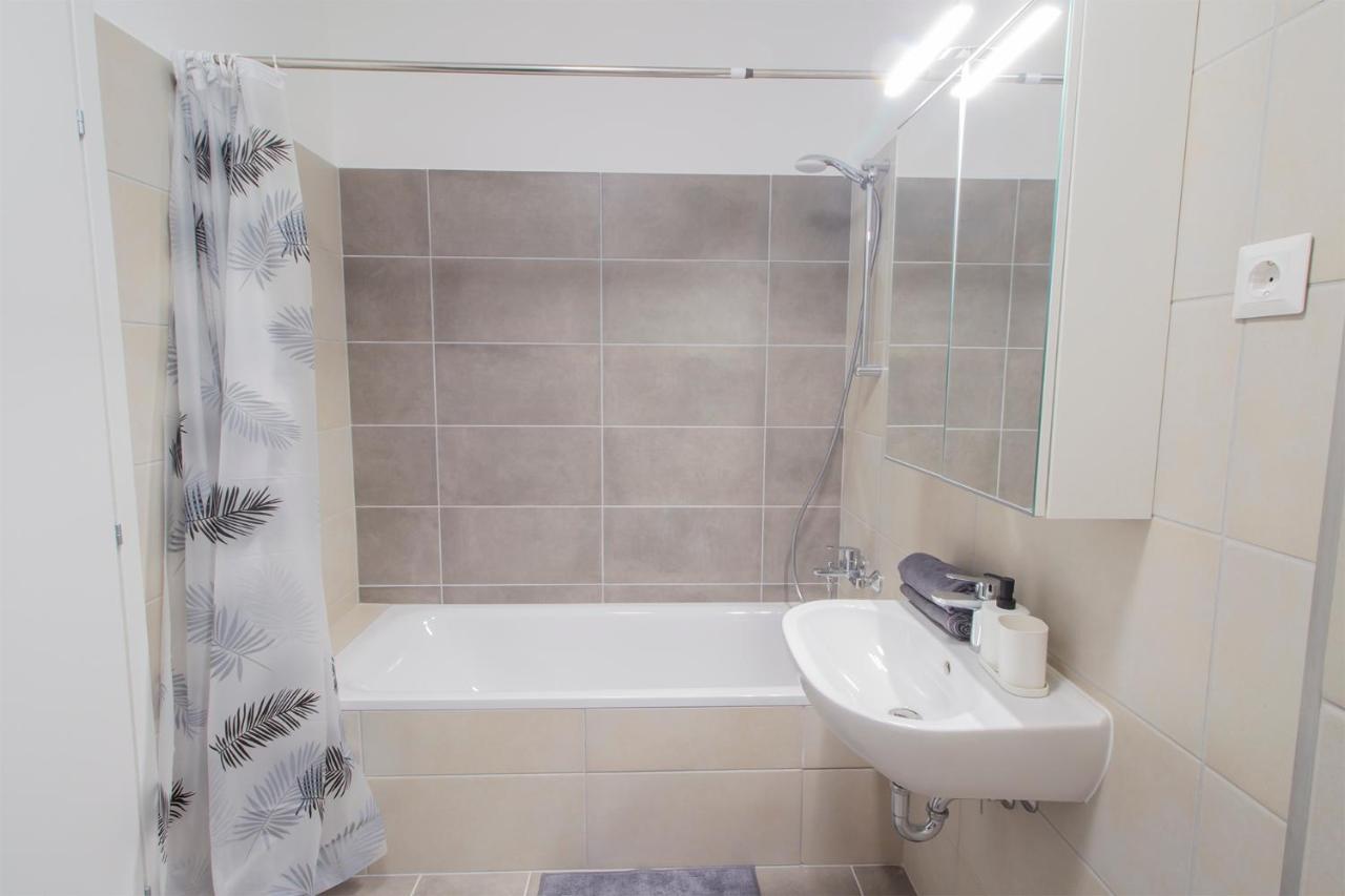 Corvin Modern Suite Budapeste Exterior foto